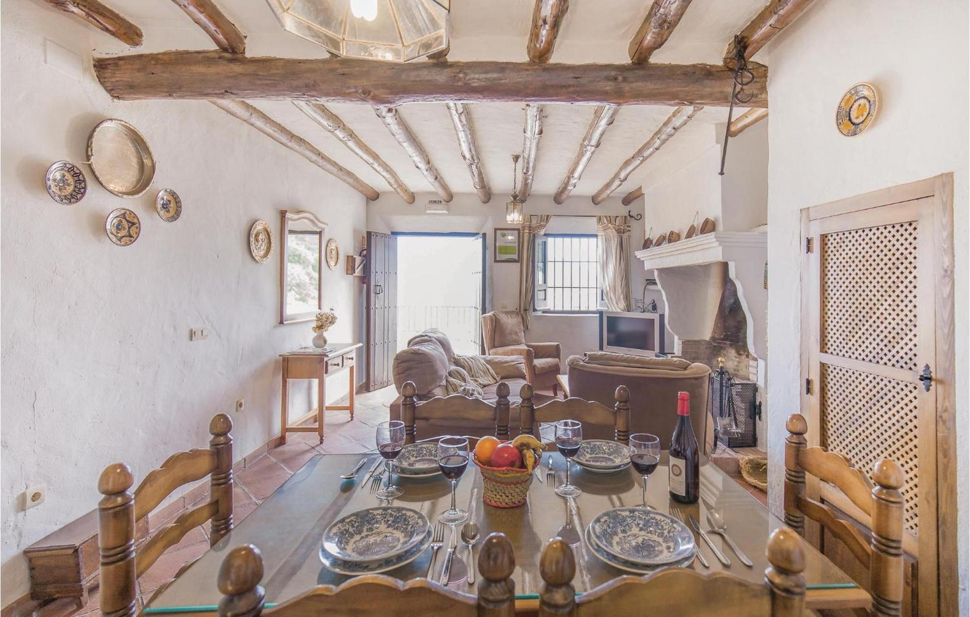 Cozy Home In Zahara De La Sierra With Kitchen Zewnętrze zdjęcie