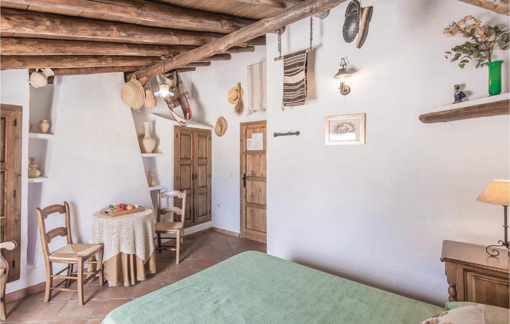 Cozy Home In Zahara De La Sierra With Kitchen Zewnętrze zdjęcie