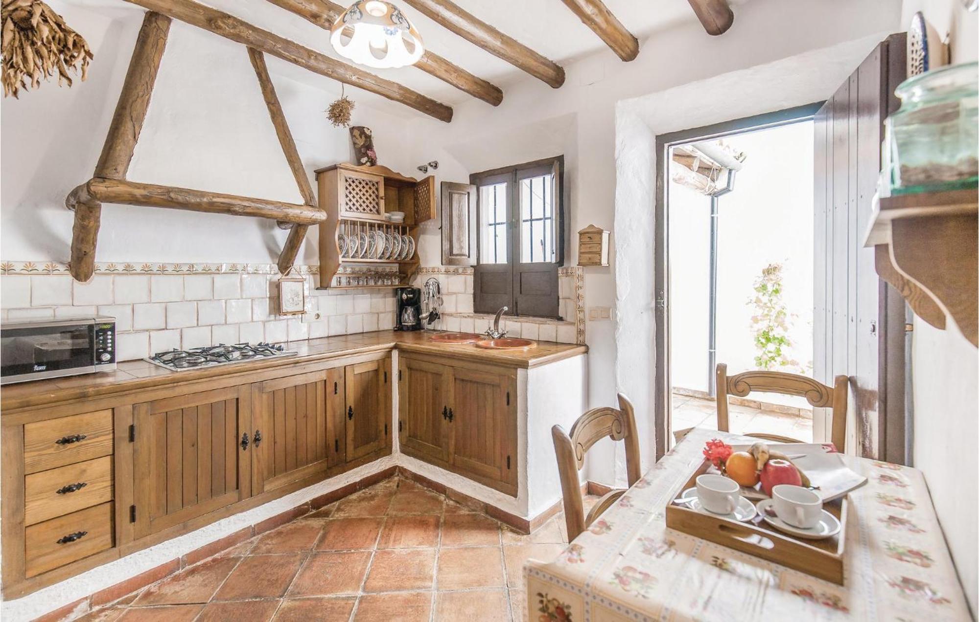 Cozy Home In Zahara De La Sierra With Kitchen Zewnętrze zdjęcie