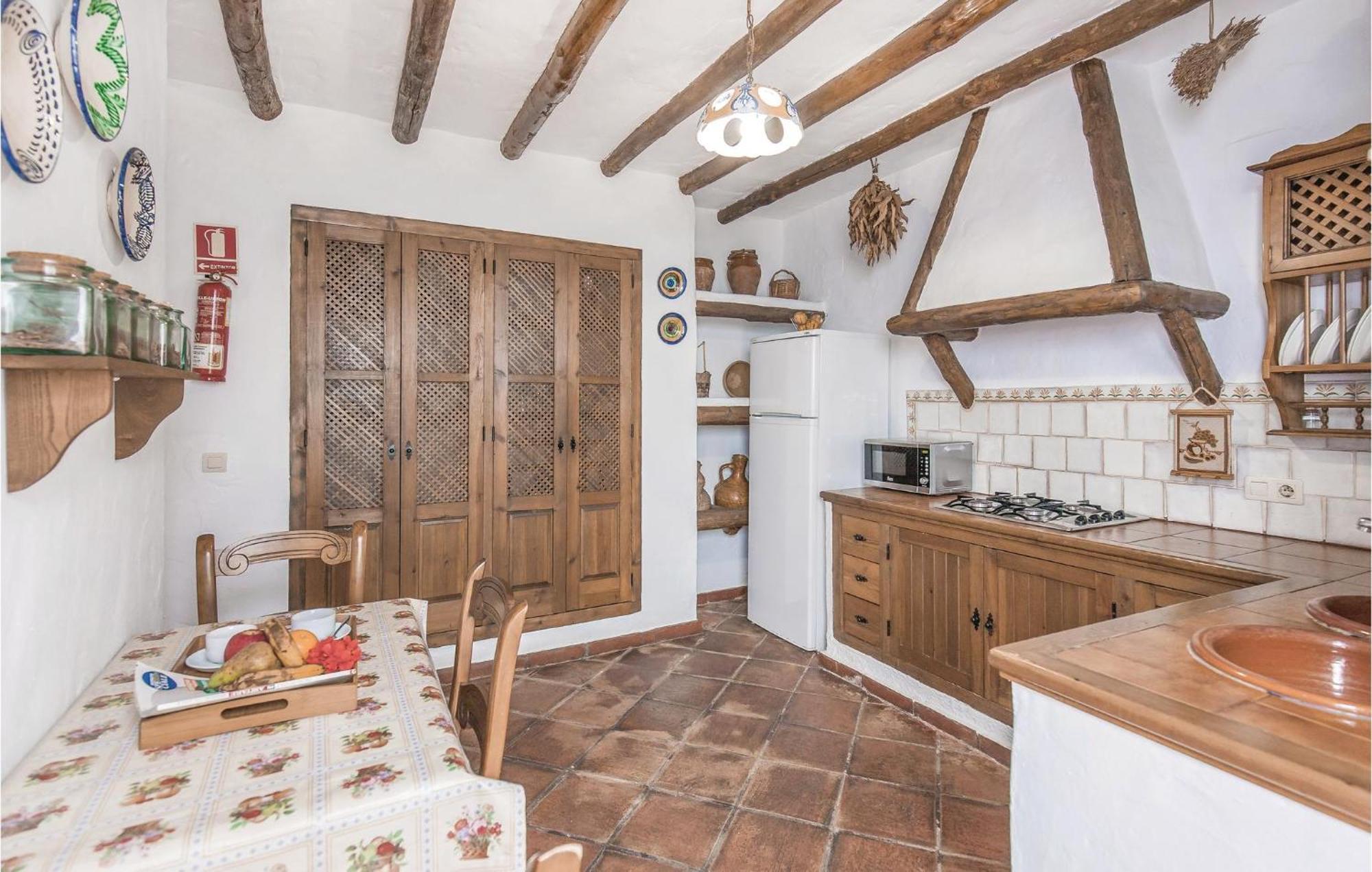Cozy Home In Zahara De La Sierra With Kitchen Zewnętrze zdjęcie