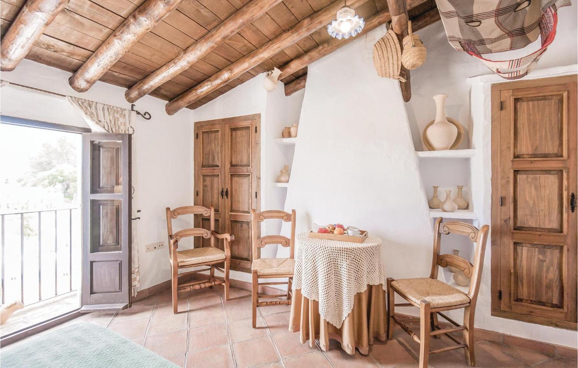 Cozy Home In Zahara De La Sierra With Kitchen Zewnętrze zdjęcie